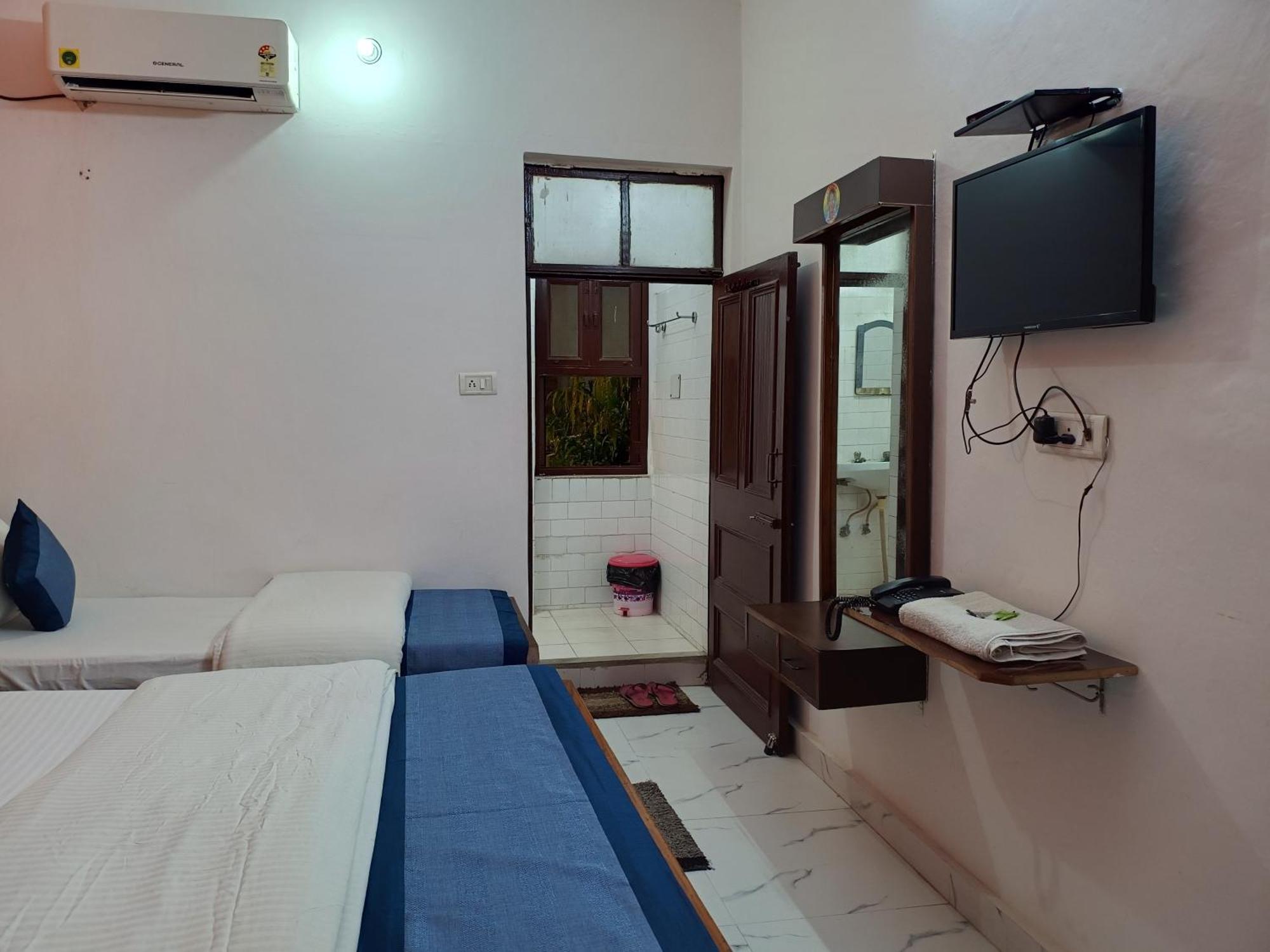Hotel Majors Den New Delhi Exterior foto